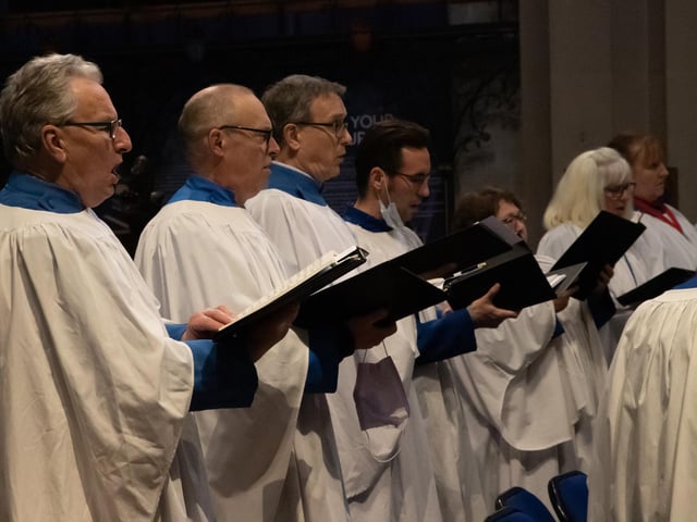 Locals gathered on Sunday afternoon at St Marys Church to take part in The News' Christmas Carol Service & Christingle, with readings from The News' Editor Mark Waldron and Pompey Manager Danny Cowley, along with Carols from local school children. Photos by Alex Shute
