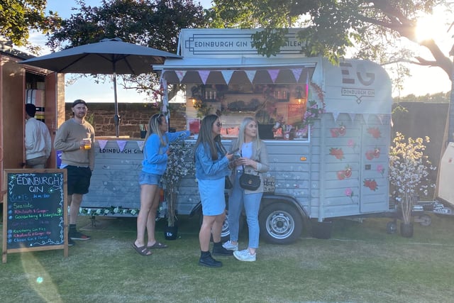 Edinburgh Gin's floral truck is a staple for summer offering perfectly served cocktails and gin in a tin