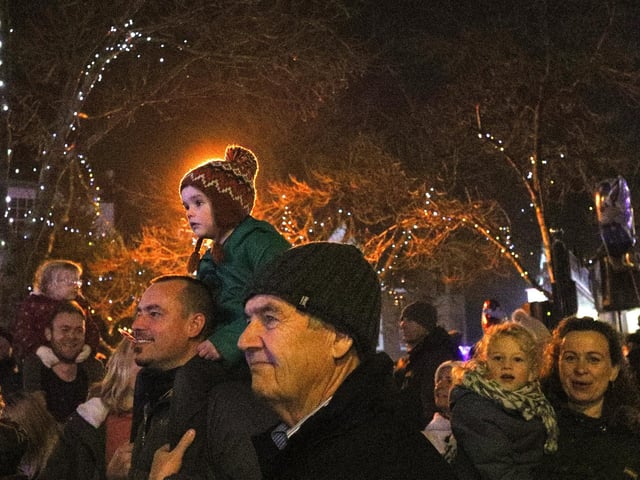 In the crowd. Emsworth Christmas lights switch on, St Peter's Square, Emsworth
Picture: Chris Moorhouse (jpns 031221-55)