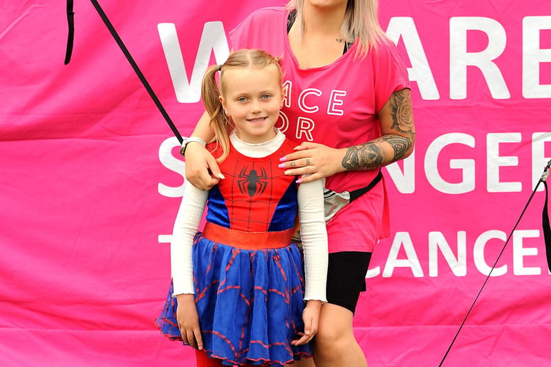 Race for Life 2021   - Carrie Deavin with daughter Nova , age 5. Pic: Fife Photo Agency