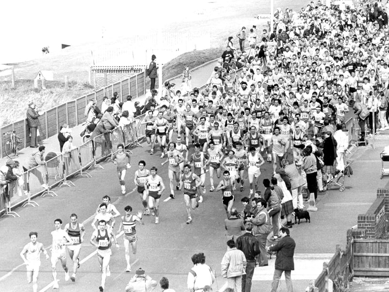 The Gosport & Fareham marathon in 1987. The News PP4960