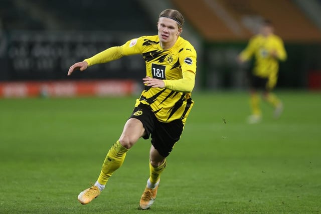 Chelsea are interested in signing Borussia Dortmund star Erling Haaland. The Bundesliga club could be tempted into selling the Norwegian if they receive an offer greater than his £66million release clause, which comes into action in the summer of 2022. (Sky Sports)