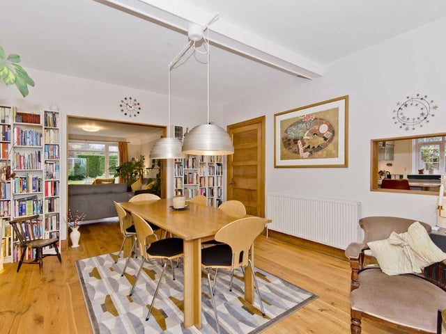 Dining room.
