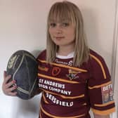 Phoebe Evans has signed for the Huddersfield Giants at the age of 16.