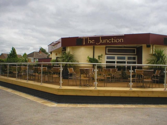 Based in 2 Newark Road, Sutton in Ashfield, The Junction has a rating of 4.5 from 691 reviews.
