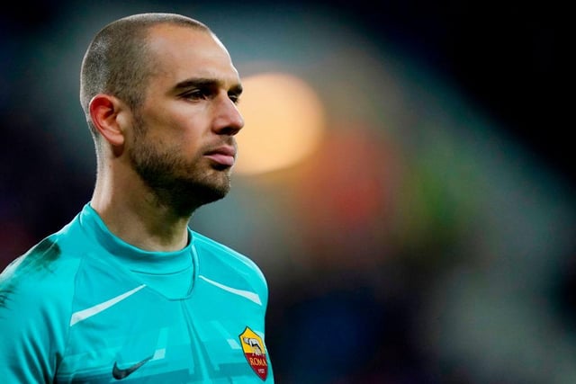 Tottenham, West Ham and Chelsea are interested in Roma goalkeeper Pau Lopez, who could be allowed to leave for around £36m. (Estadio Deportivo)