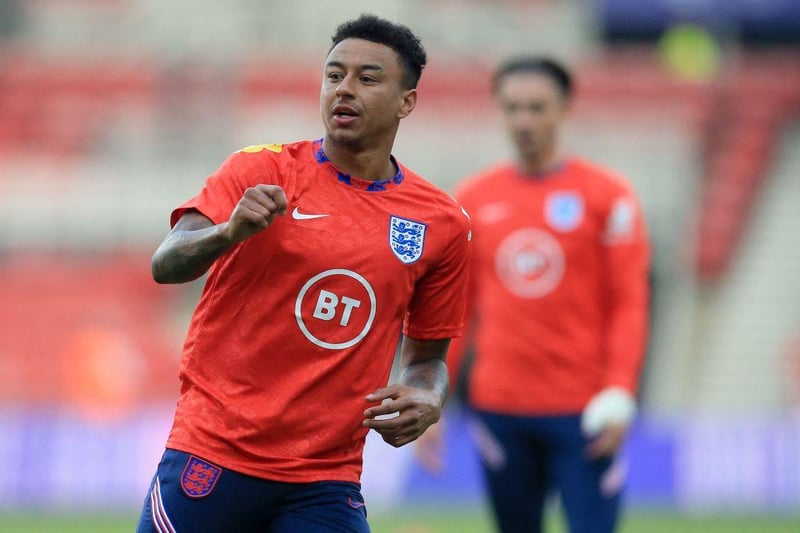 Everton are one of several clubs keeping tabs on Jesse Lingard’s situation at Manchester United, report The Sun.