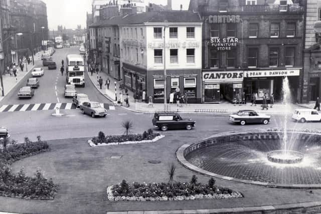 A view of the Goodwin Fountain and flower beds at the top of Fargate, taken from Sheffield Town Hall - 10th August 1967

H.L. Brown
Cantors

Sheffield