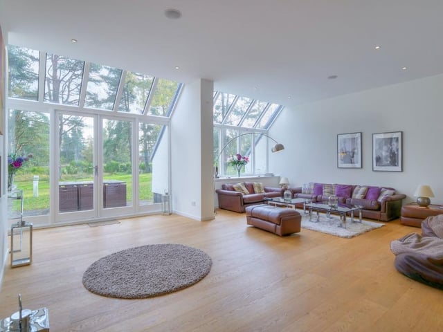 Sitting room.