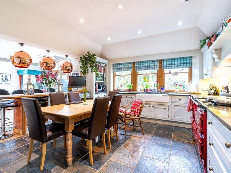 Dining kitchen.