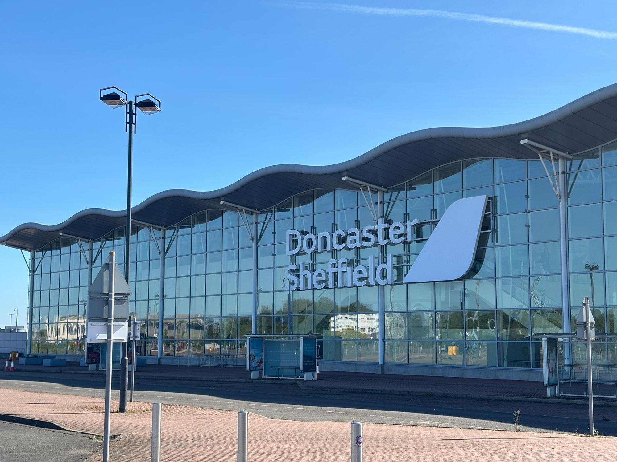 Der Flughafen Doncaster Sheffield soll überraschend vom Bürgermeister von ...