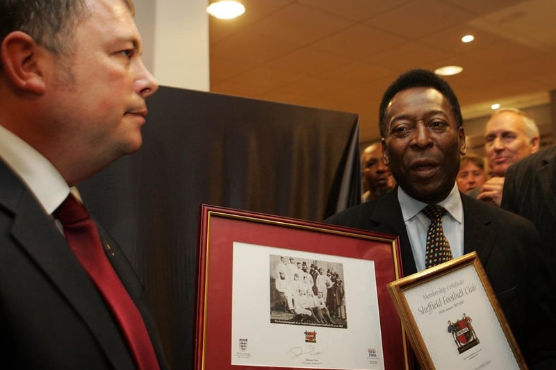Pele was made an honorary Sheffield FC member during his visit to Sheffield in 2007.