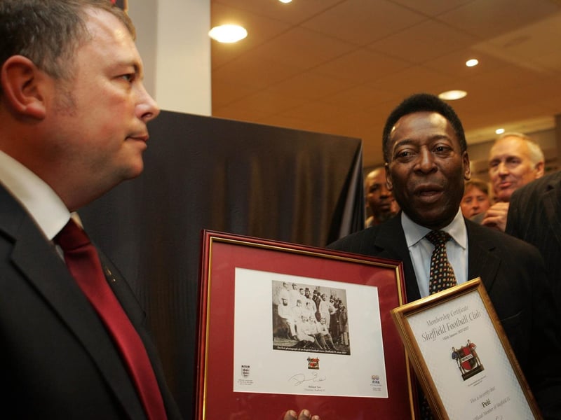 Pele was made an honorary Sheffield FC member during his visit to Sheffield in 2007.
