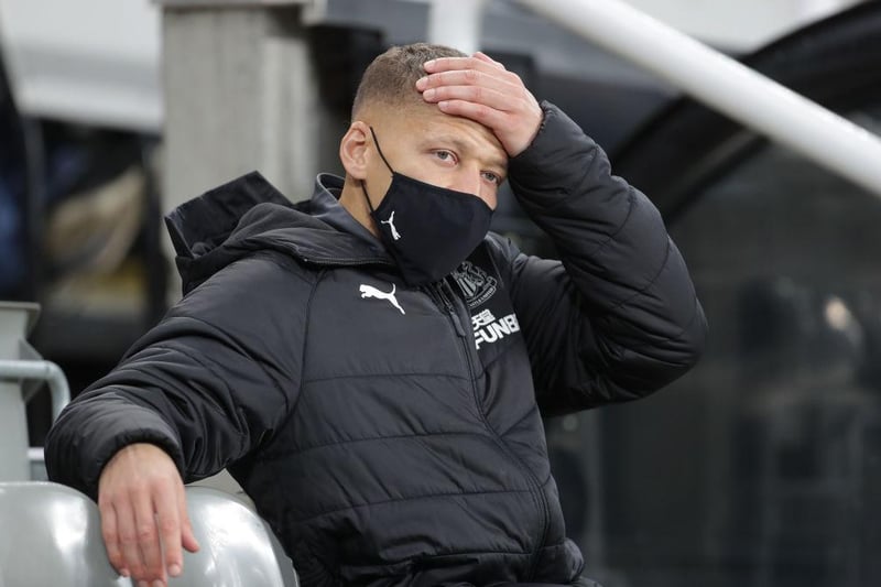 Newcastle United striker Dwight Gayle, who is out-of-contract at the end of the season, is attracting interest from Galatasaray and a number of clubs in Turkey. (Daily Mirror)
