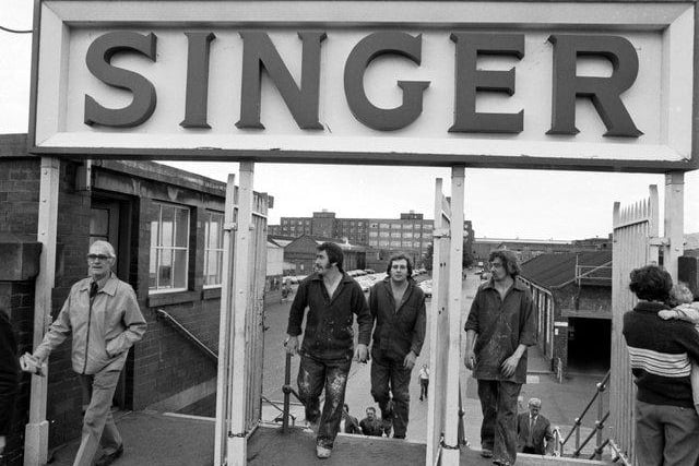 Workers leaving the Singer sewing machine factory in Clydebank, a major employer in the Greater Glasgow area, which finally closed down in 1980