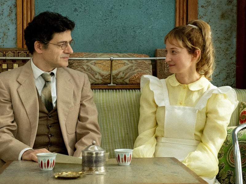 Young Alice, played by Alba Rohrwacher, leaves her native Swiss mountains for sunny and vibrant Beirut. She falls madly in love with Joseph, an unusual offbeat astrophysicist