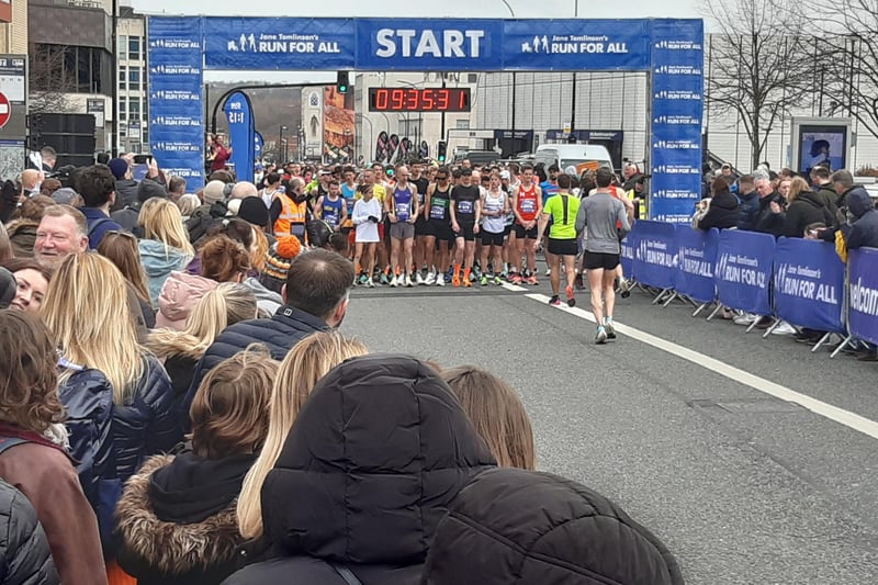 Tension mounted among the eager crowds of supporters before the start of the 2023 Sheffield Half Marathon which was slightly delayed from its scheduled 9.30am start but no one was complaining as everyone soaked up a great atmosphere.