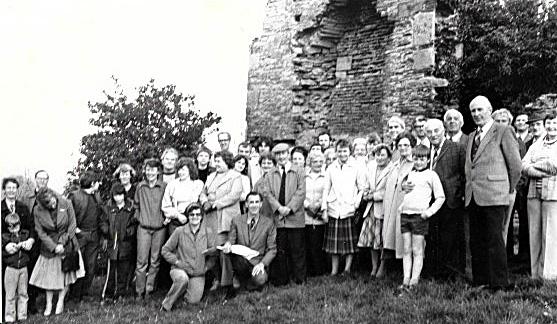 Local photographic club visit Codnor Castle.