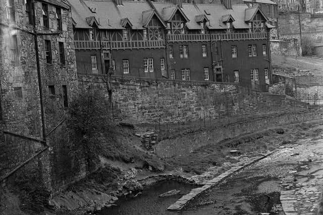A corner of Hawthorn Cottage alongside the Water of Leith in the 1960s.