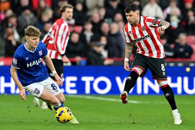 Sheffield United's Gustavo Hamer (right) in action against Ipswich last week (Image: Bruce Rollinson/PA Wire)
