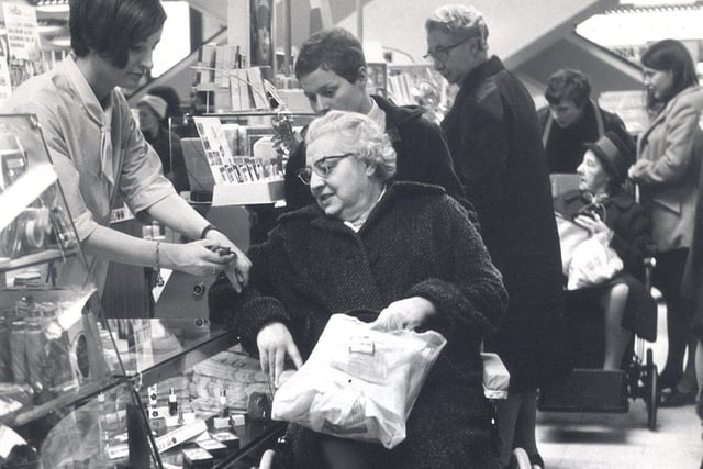 Youth Action Sheffield.
Christmas shopping spree for elderly housebound, 1968/9
From Star Reader Peter Furniss