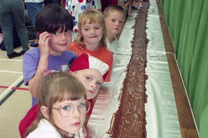 A 1993 attempt at the 'Worlds Longest Bar of Chocolate' Were you there at the Seaburn Centre for this epic challenge?