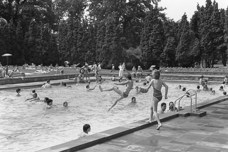 Alfreton lido, Alfreton leisure centre July 1984