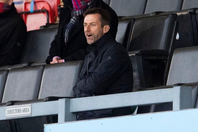 Neil McCann questioned the performance of Alfredo Morelos against Scott Brown as he warned Rangers that Celtic are “coming hard at them”. McCann felt the Rangers striker should have given Brown, who was playing in defence, a torrid time. He said: "He's walking about. There is no movement, there is no urgency, he's going down with wee knocks in his back.” (RangersTV)