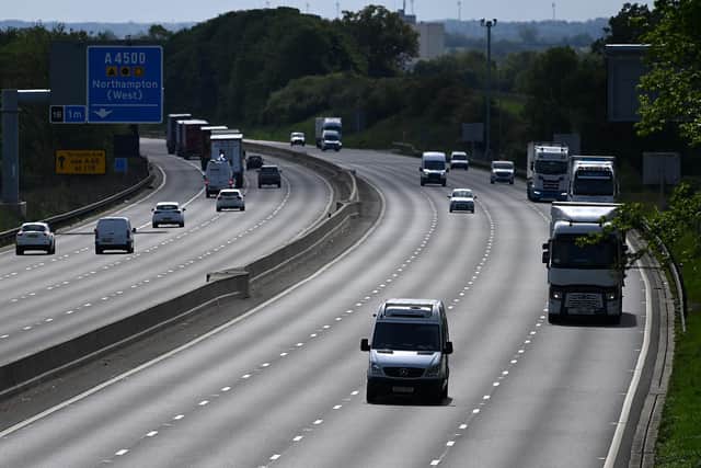 Traffic on the M1 motorway i (Photo by Clive Mason/Getty Images)