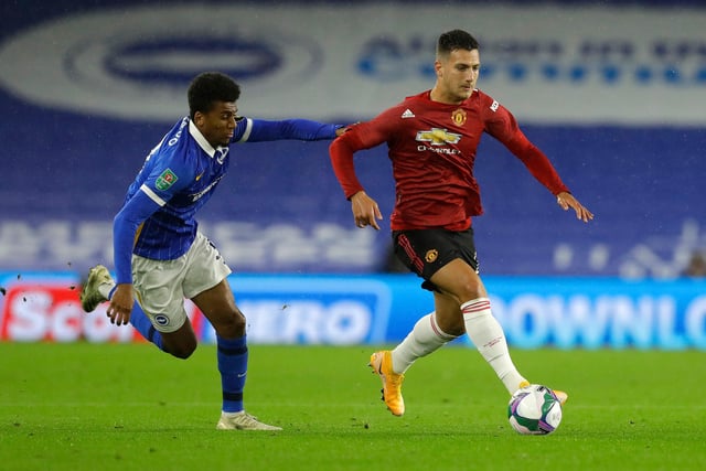 AC Milan want to sign Manchester United right-back Diogo Dalot for £15m. The 21-year-old, who has represented Portugal at Under-21 level, impressed during a loan spell. (Sun)