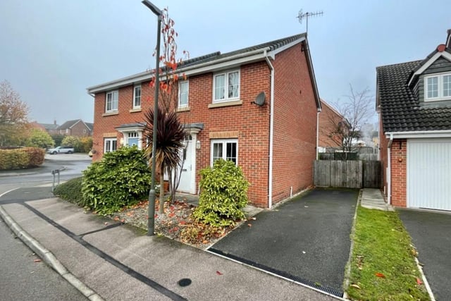 This generously proportioned house on Hough Close, Chesterfield has three bedrooms, the main one of which has an ensuite, a stylish kitchen and a rear garden. The property is a short walk away from Cineworld cinema, restaurants and a gym. Contact the agent Strike on www.strike.co.uk or call 0113 482 9379).