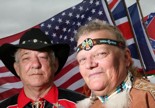 Edenthorpe Gala 2007 - Mick Soloman and Carol Johnson from the Doncaster Gunslinger group.