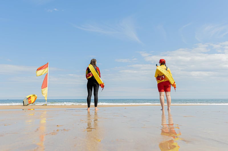 Scottish Lifeguards RNLI Tamzin McQueenie and Katie Walker