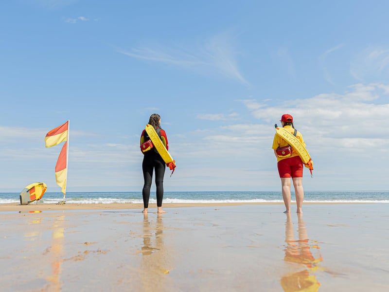 Scottish Lifeguards RNLI Tamzin McQueenie and Katie Walker