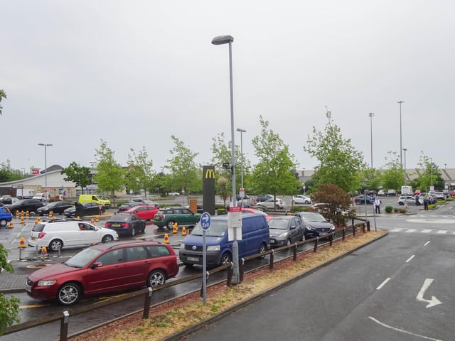 Queue at the Mcdonalds drive-thru in Fratton.