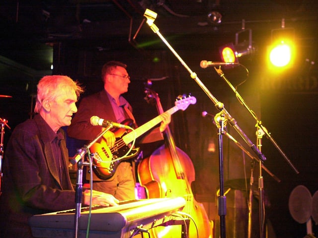 Stu Mosley band playing at The Boardwalk in April 2000