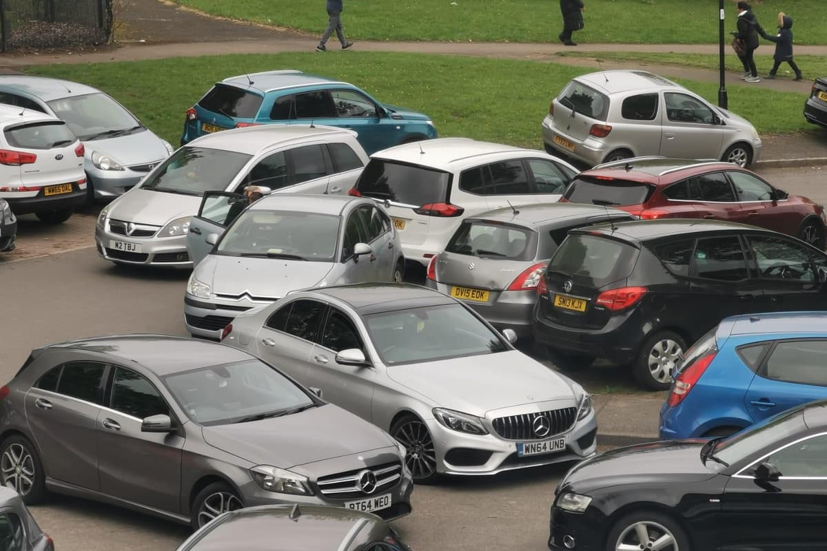 Norfolk Community Primary: Street near Sheffield school ‘gridlocked twice a day’ by parents’ cars