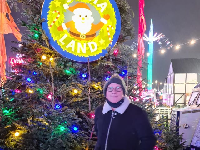 What a great Christmas tree. From Angela Whalley.