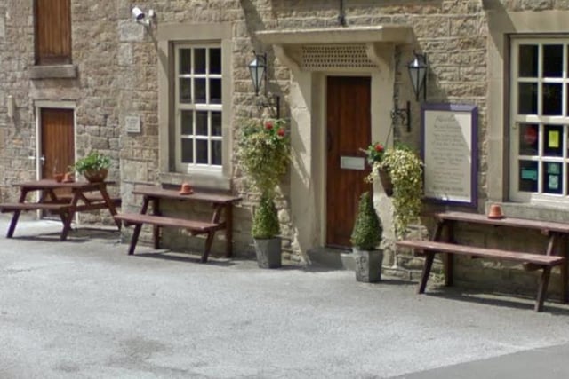 This village pub and restaurant uses the finest ingredients Derbyshire and the Peak District has to offer, including beef from Baslow. To book ring 01246 583880.