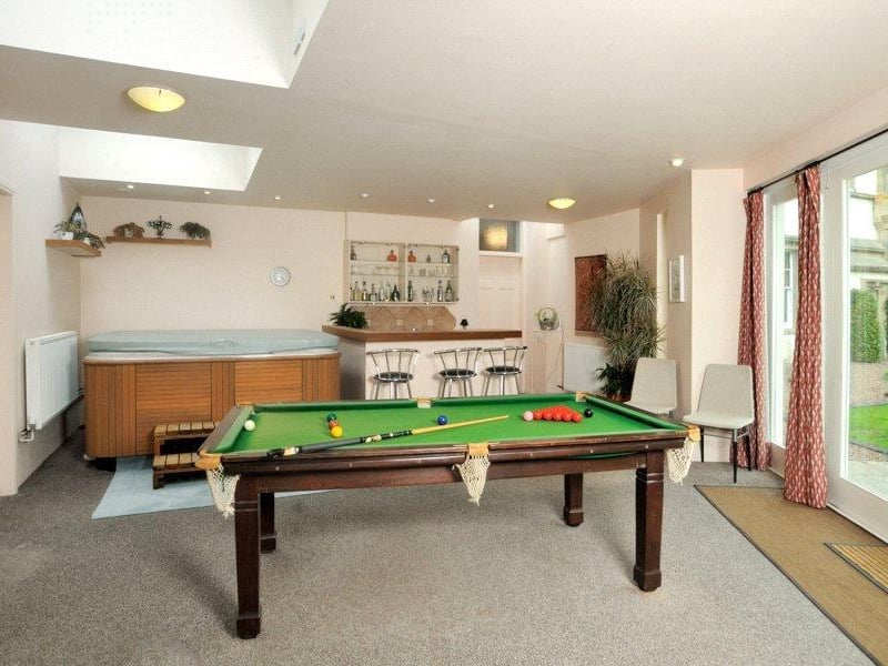 Garden room.