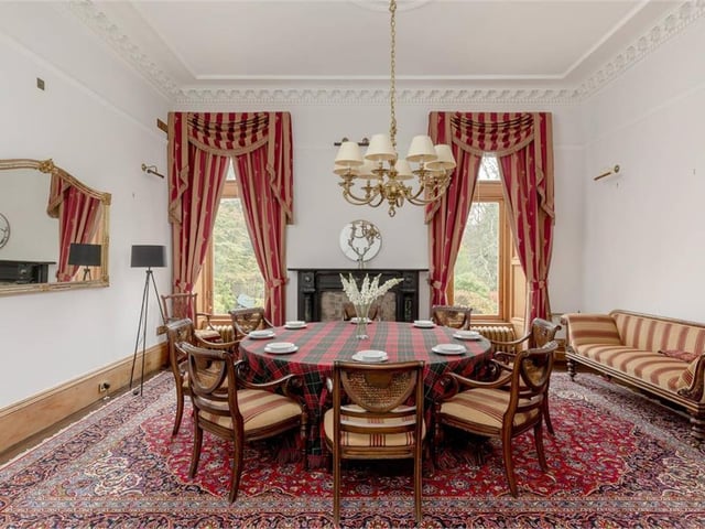 Dining room.
