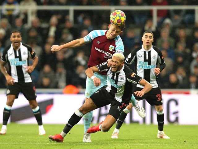 Newcastle United are prepared to double Ben Mee and James Tarkowski’s salaries to tempt them to quit Burnley. (Mirror)
(Photo by Ian MacNicol/Getty Images)