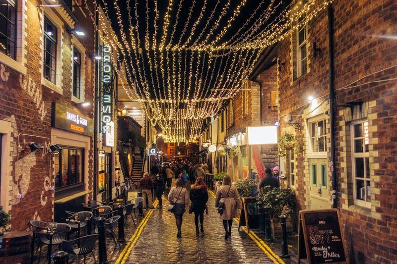 Hidden in the heart of the West End behind Byres Road is Ashton Lane which is the perfect place for a night out in the city with a host of bars on the lane. 