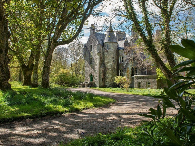 Driveway leads to the front of the castle.