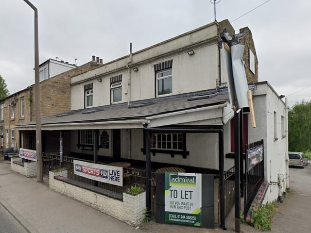 This pub has a "good sized" L shape trading area. Marketed by Everard Cole Ltd, 01223 787039.