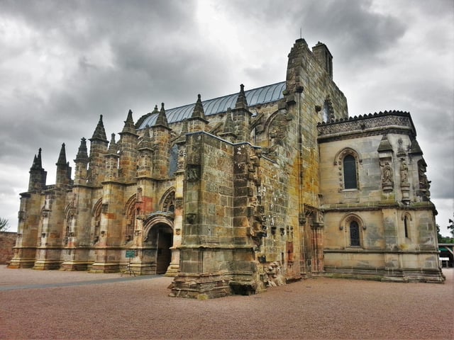 The murder thriller, based on Dan Brown’s best selling book, saw Tom Hanks as Professor Robert Langdon unravelling mysteries after a murder in Paris. A key scene in the movie was filmed at Rosslyn Chapel, which can be found at the south of the city. Dan Brown calls the location “the most mysterious and magical chapel on earth.”