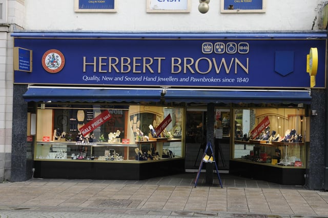 Closed in 2014 after the jewellers and pawnbrokers went into administration.