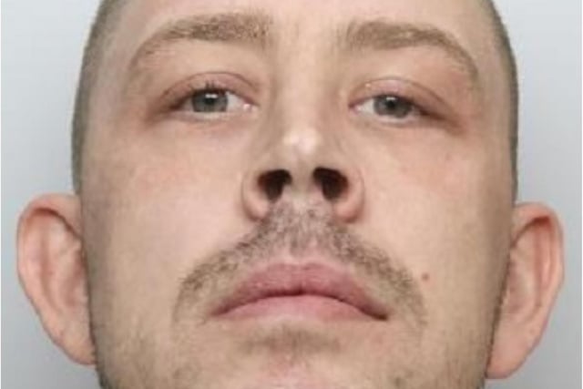 Thomas Birbeck, 35, is wanted in connection with a reported assault and burglary committed in the Maltby area of Rotherham on 29 July, where damage was caused to a television and items were taken. Several days later, on August 2, police received reports that a woman in her 30s had been assaulted, suffering injuries to her head.

 

Birbeck is known to frequent the Dinnington area of Rotherham and has several alias names including Thomas Birkbeck, Jason Phillips and Steven Jones.