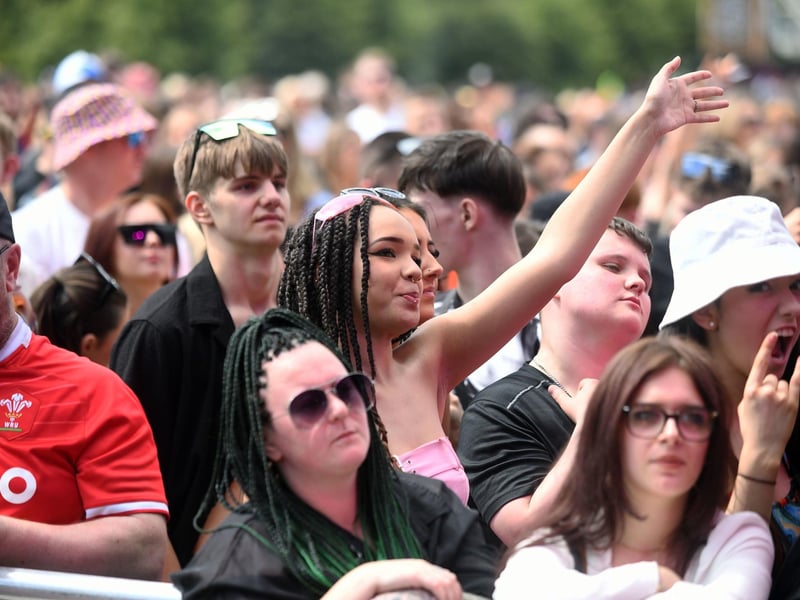 Crowds at the Glasgow Green dancing to the music.