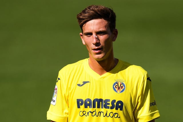 Arsenal will battle Manchester United to the £35m signing of Villarreal defender Pau Torres in January. (Todofichajes via Daily Express)